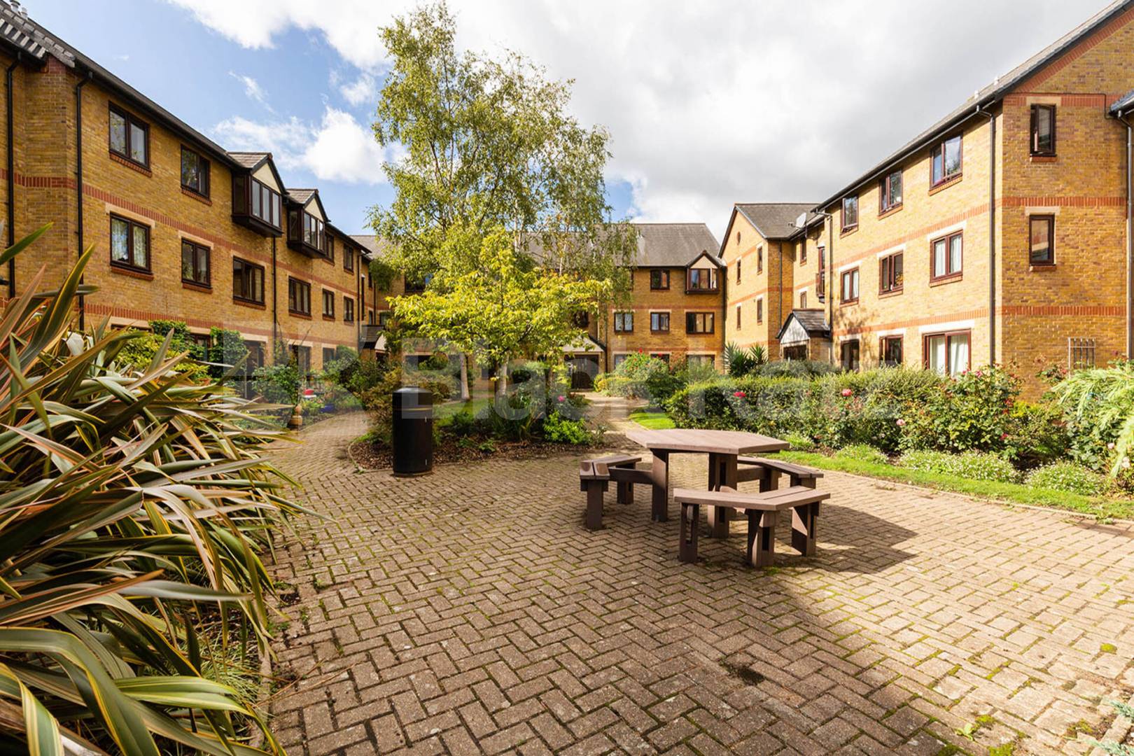 2 bedroom property with allocated parking and communal garden Riverside Close, Lee Vally Park / Upper Clapton